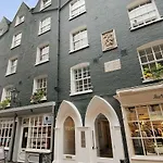 Superior St Christophers Place