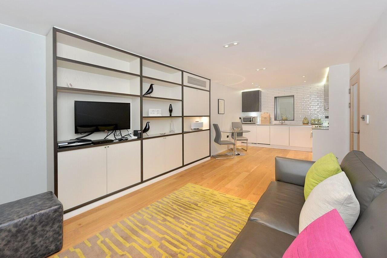 Hotel Superior St Christophers Place 4*